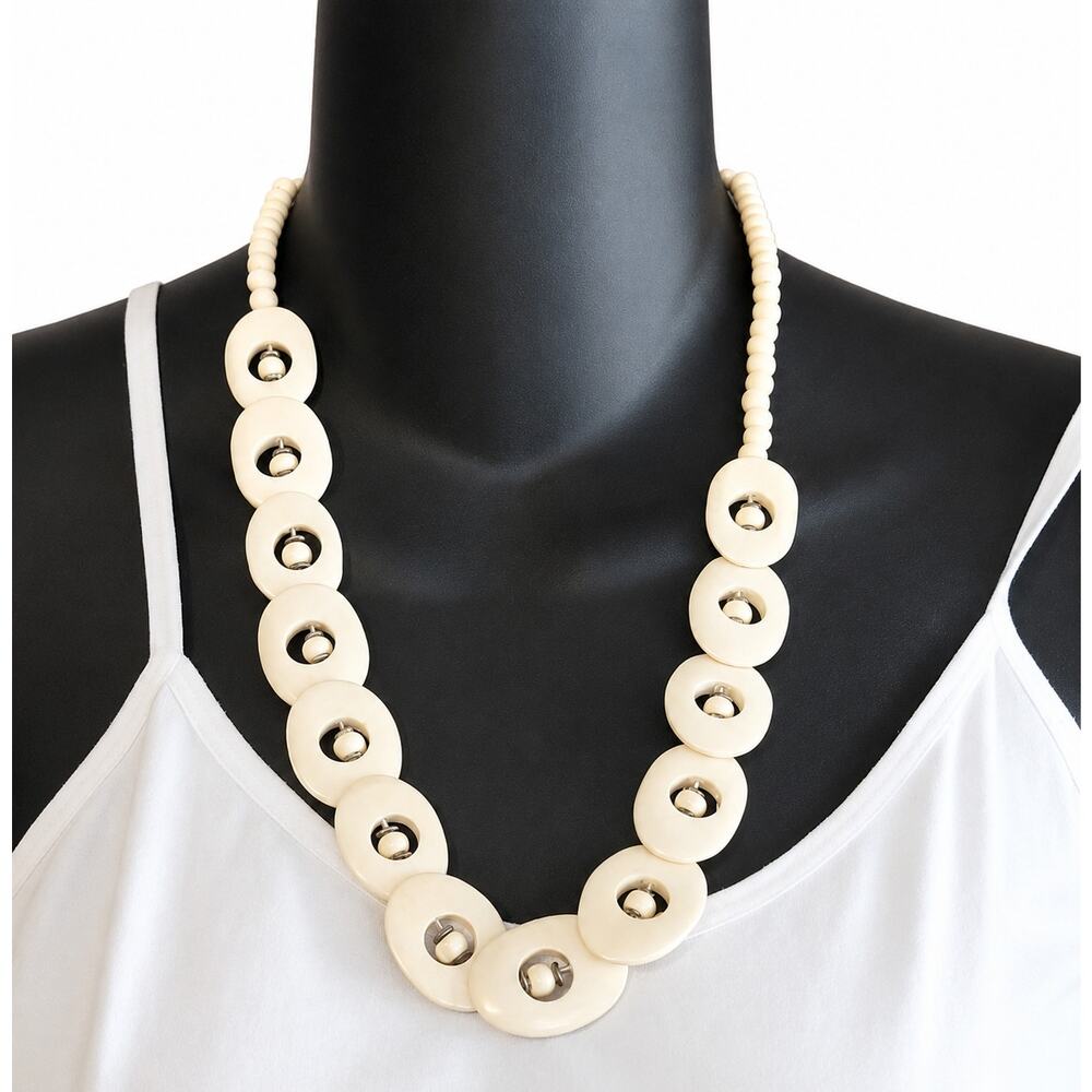 Vintage‎ Tribal Southwestern Organic Material Long Beaded Necklace White wh03-36